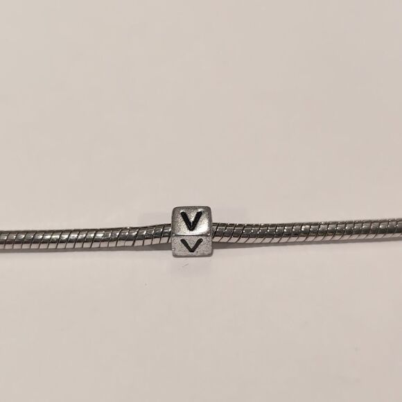 Silver V‎ Spacer Charm for Pandora Style Bracelet - Picture 1 of 5